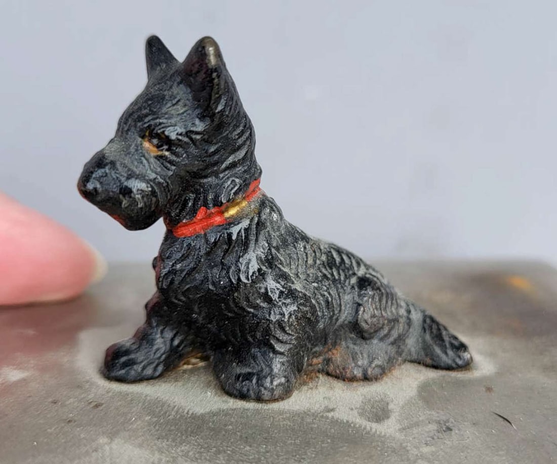 antique Scottie dog trinket box (1 of 7)