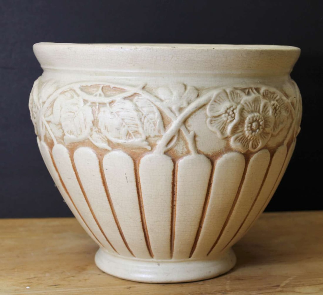 Weller pottery large jardiniere or plant pot (1 of 11)