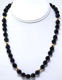 vintage estate jewelry: Jet necklace