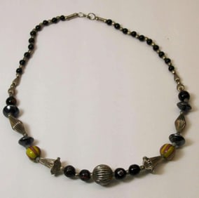 vintage estate jewelry: chunky glass necklace