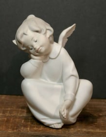 vintage Lladro dreaming Angel sitting sculpture