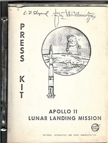 space Apollo 11 1969 Press Kit in orig. binder