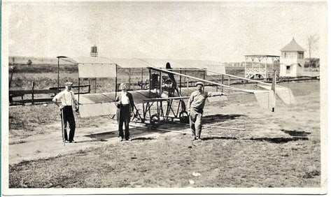 c. 1909 antique American aviation Curtiss airplane