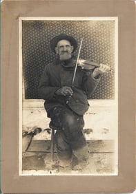 antique 1908 cabinet photograph of an old fiddler