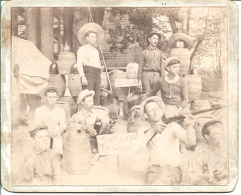 1900 CDV of armed bootleggers moonshine family RARE