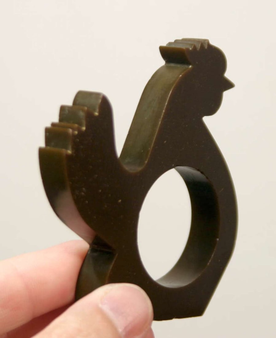 antique Bakelite napkin ring (1 of 4)