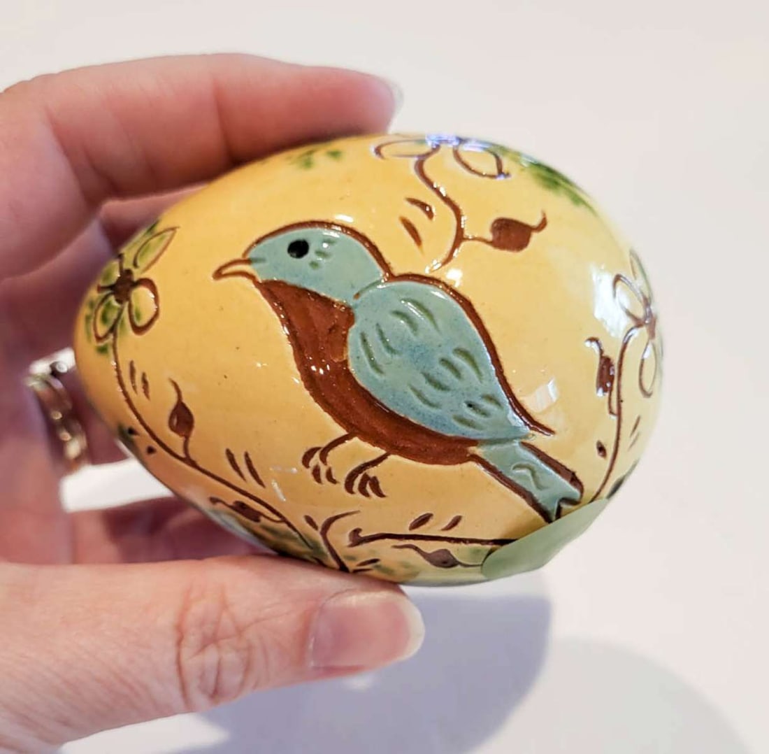 vintage Lester Breininger pottery egg (1 of 5)