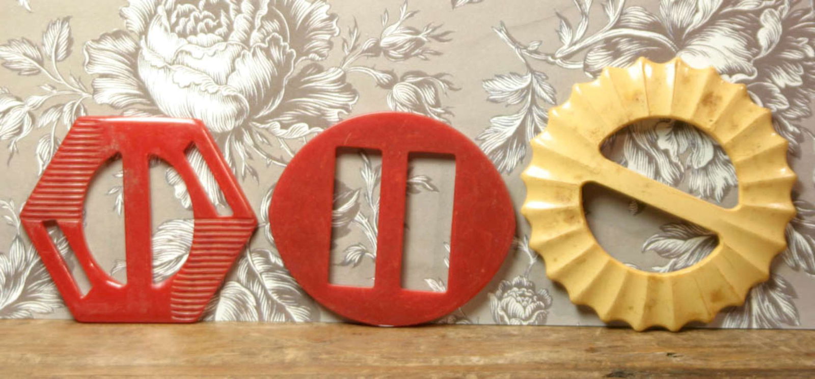 vintage estate jewelry: Bakelite buckles (1 of 7)