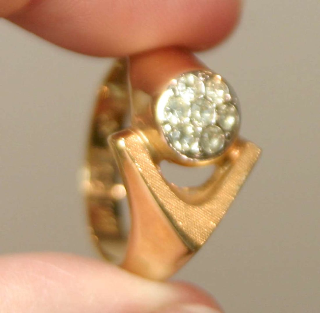 vintage estate jewelry: gold filled ring (1 of 8)
