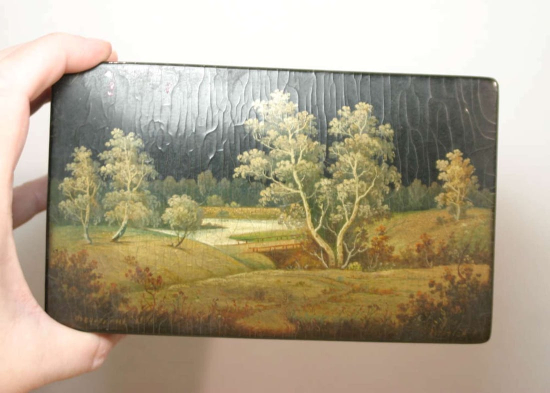 vintage Russian lacquer miniature box (1 of 12)