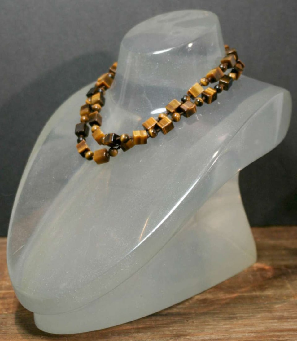 vintage estate jewelry: Tiger Eye necklace (1 of 6)