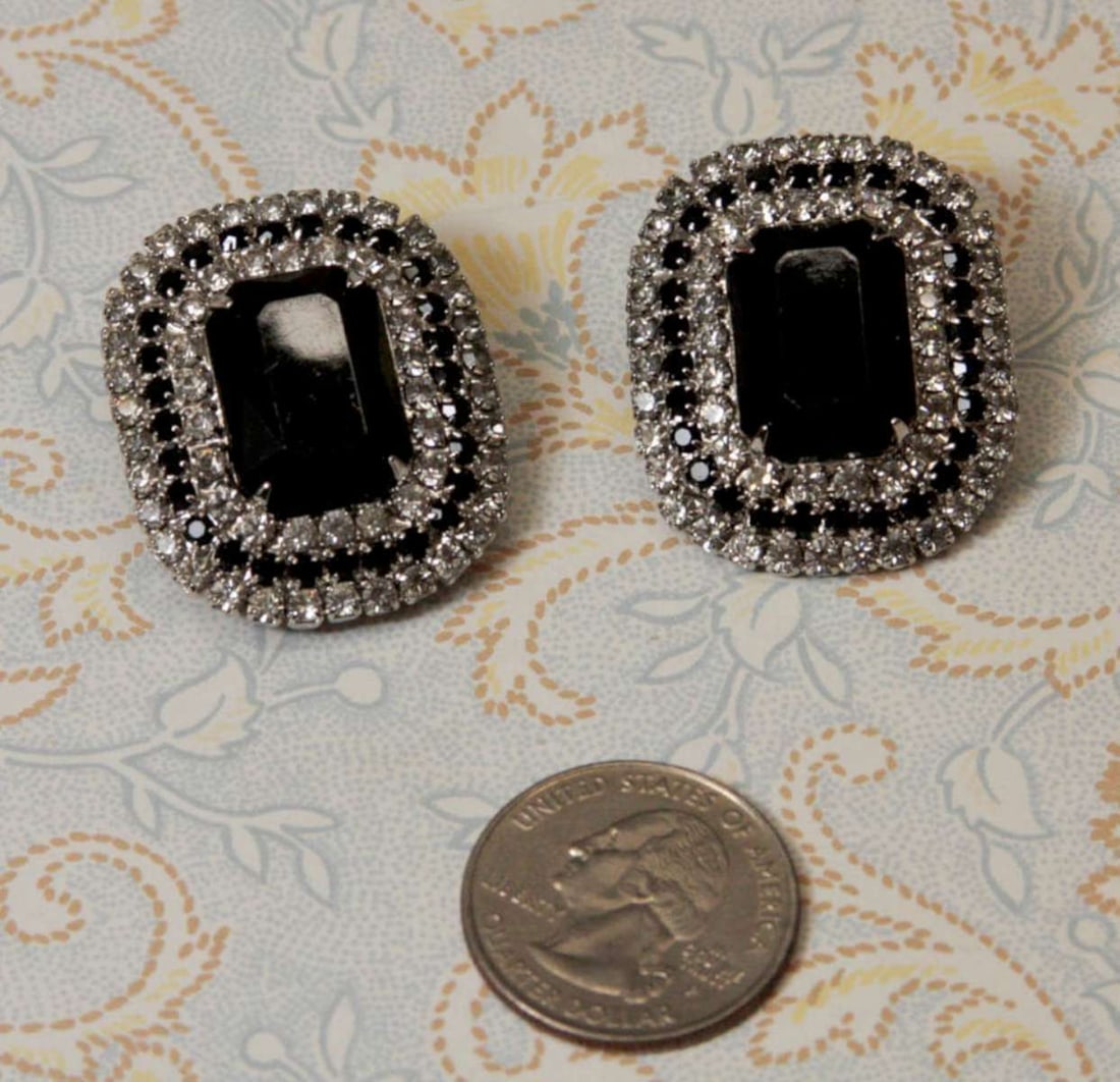 vintage estate jewelry: rhinestone earrings: large size clip earrings, with clear cut rhinestones on the edge and faceted black (glass?) stone in center, unmarked but great Art Deco period diamante or paste jewelry!