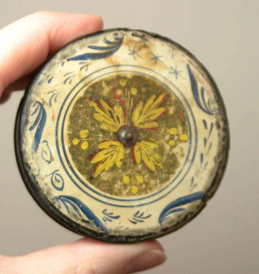 antique paper mache portrait miniature box (1 of 9)