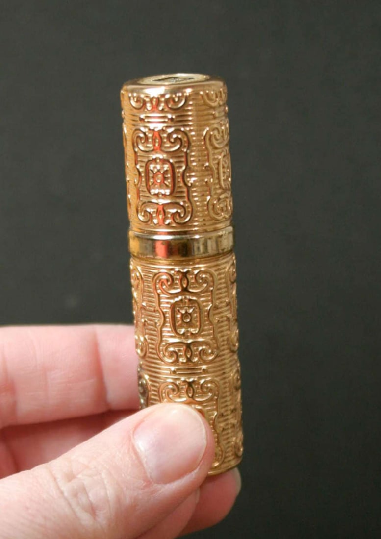 vintage Caron Bellodgia spray canister (1 of 7)