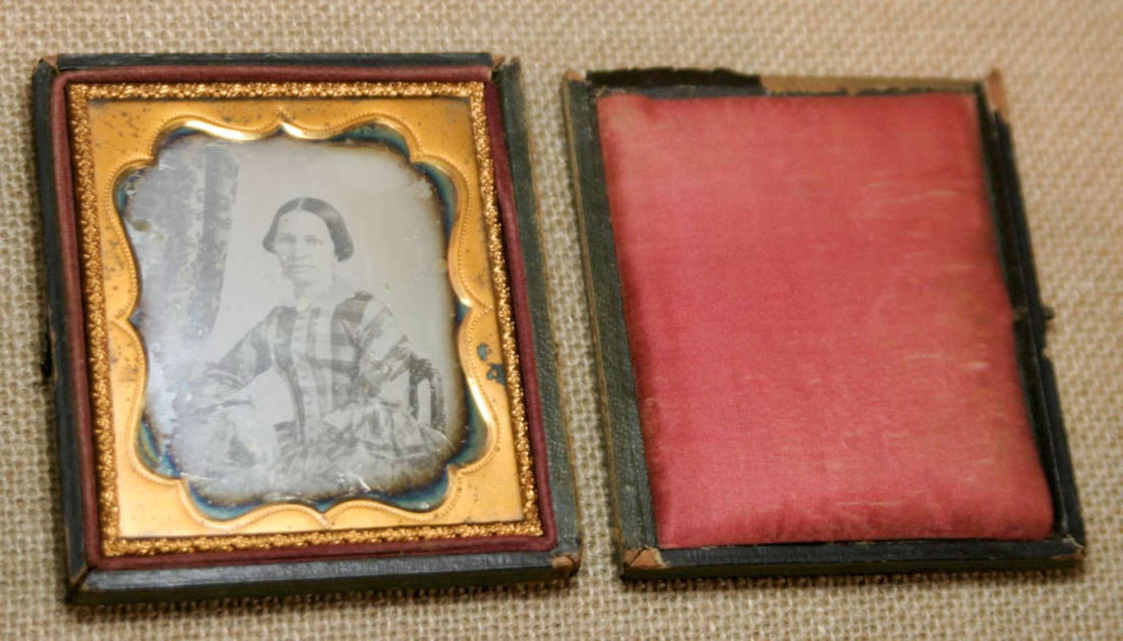 antique Daguerreotype photograph (1 of 7)