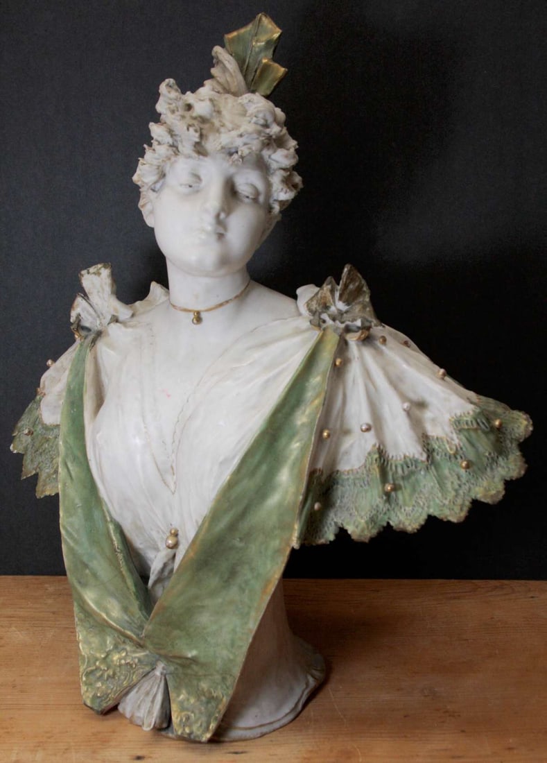antique Ernst Wahliss Austrian porcelain bust (1 of 17)