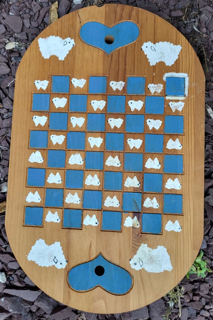vintage Folk Art game board (1 of 3)