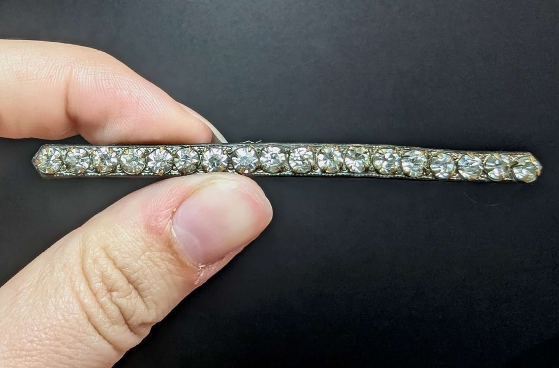 antique estate jewelry: bar pin brooch (1 of 8)
