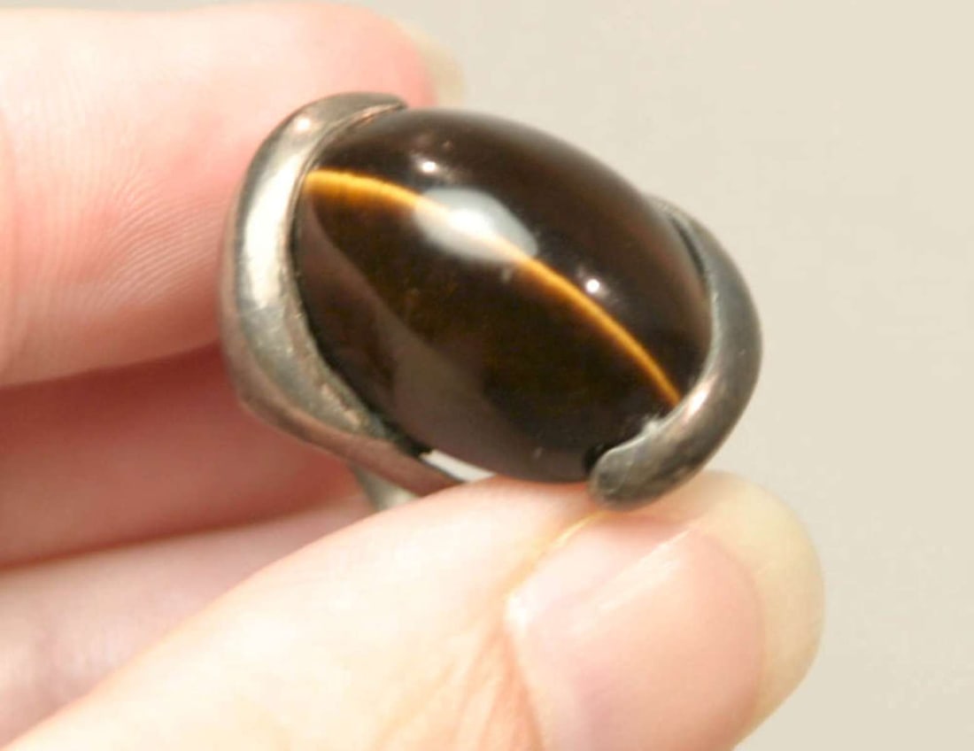 vintage estate jewelry: Sterling Tigers Eye ring (1 of 3)