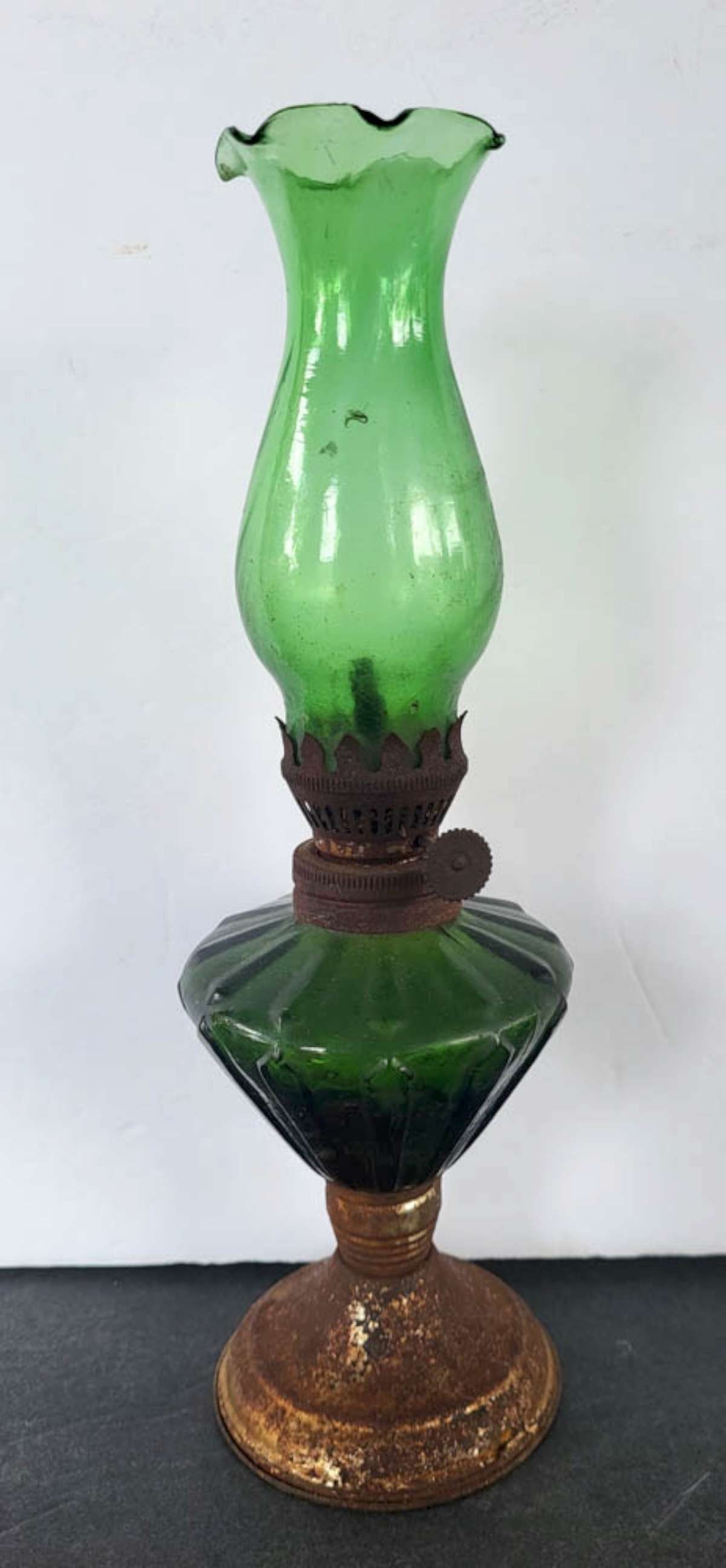 small antique green kerosene lamp (1 of 5)