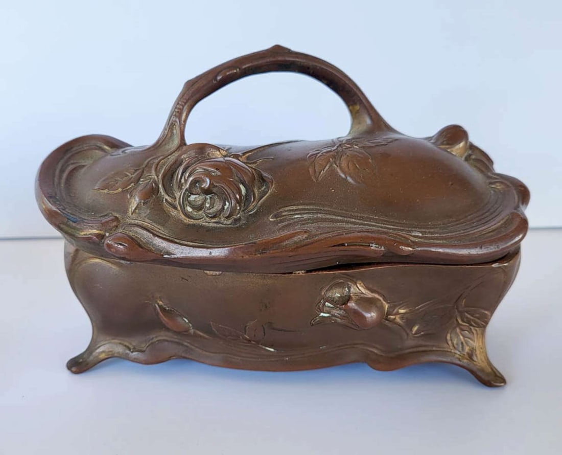 antique Jennings Bros jewelry casket (1 of 9)