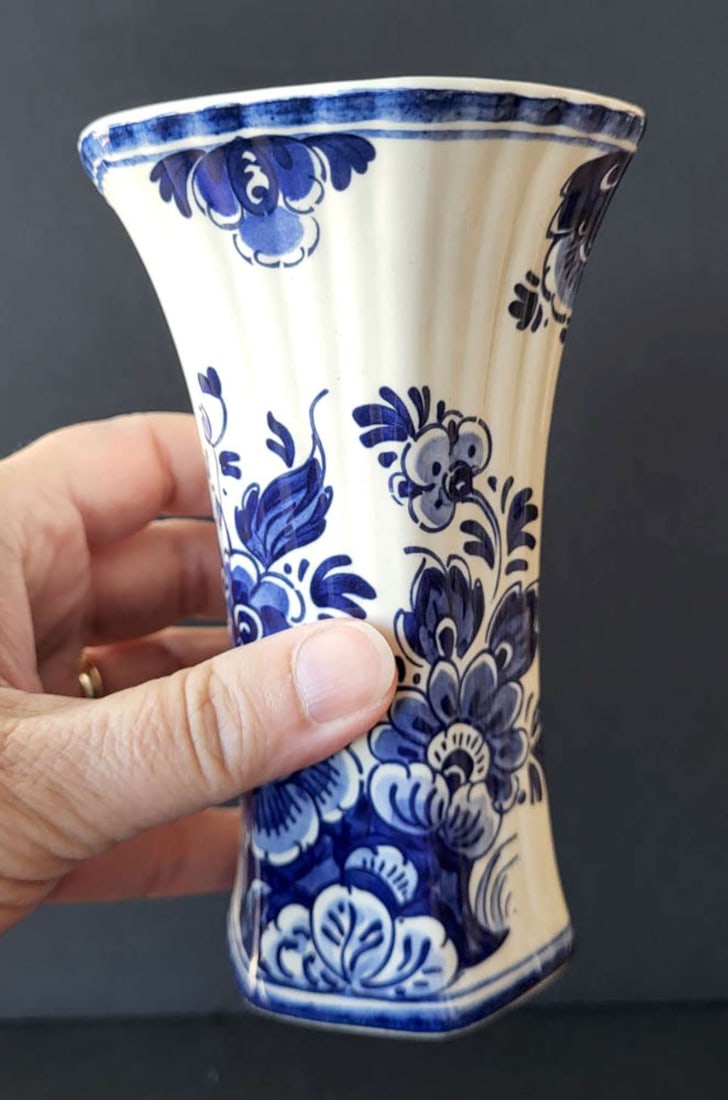 vintage Delft porcelain vase (1 of 6)