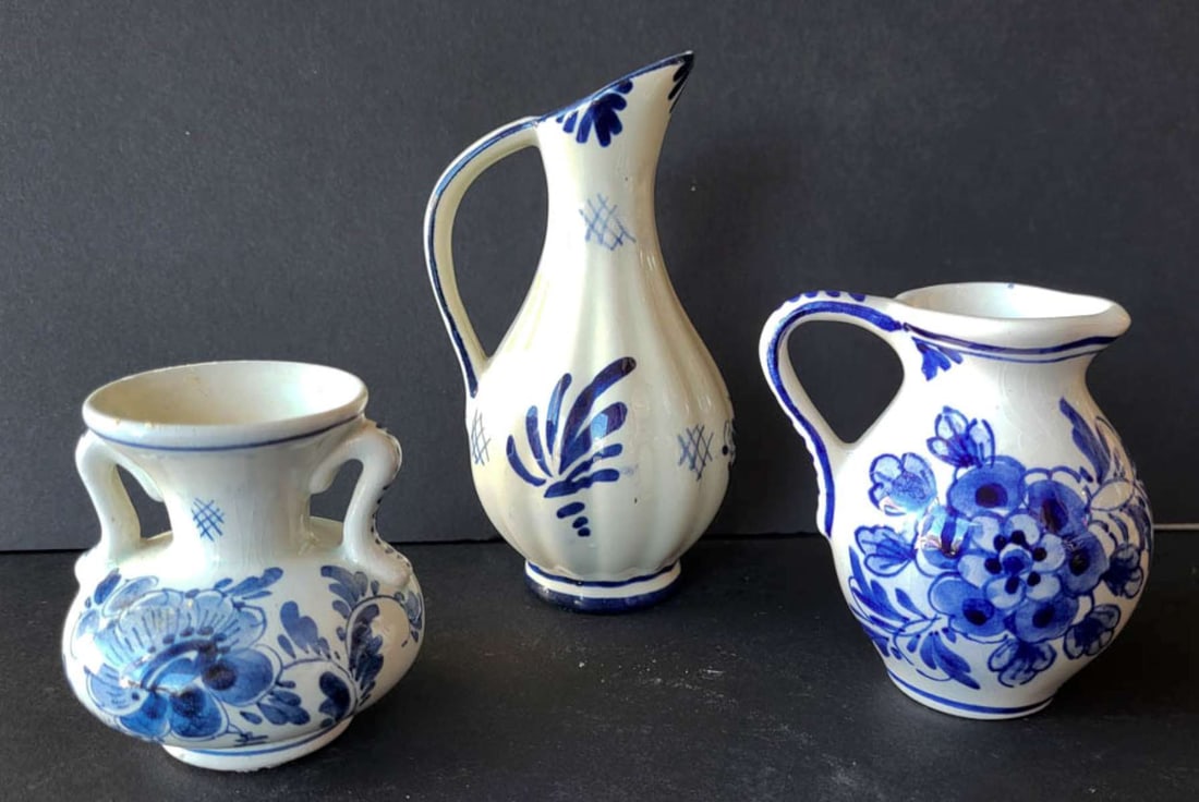 set of three vintage Delft porcelain vases (1 of 13)