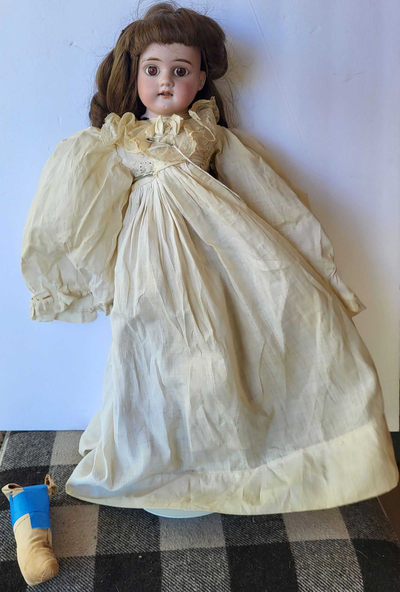 antique porcelain head girl doll (1 of 8)