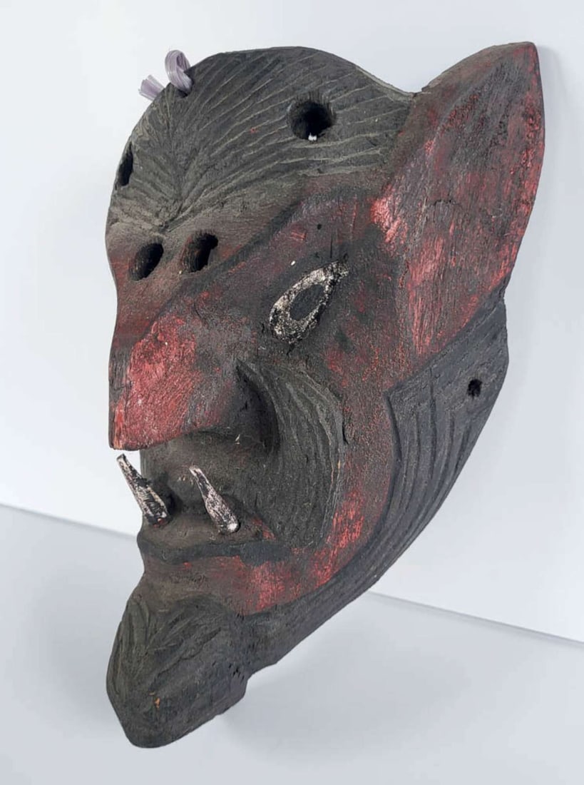 vintage Mexican Folk Art Vampire mask (1 of 6)