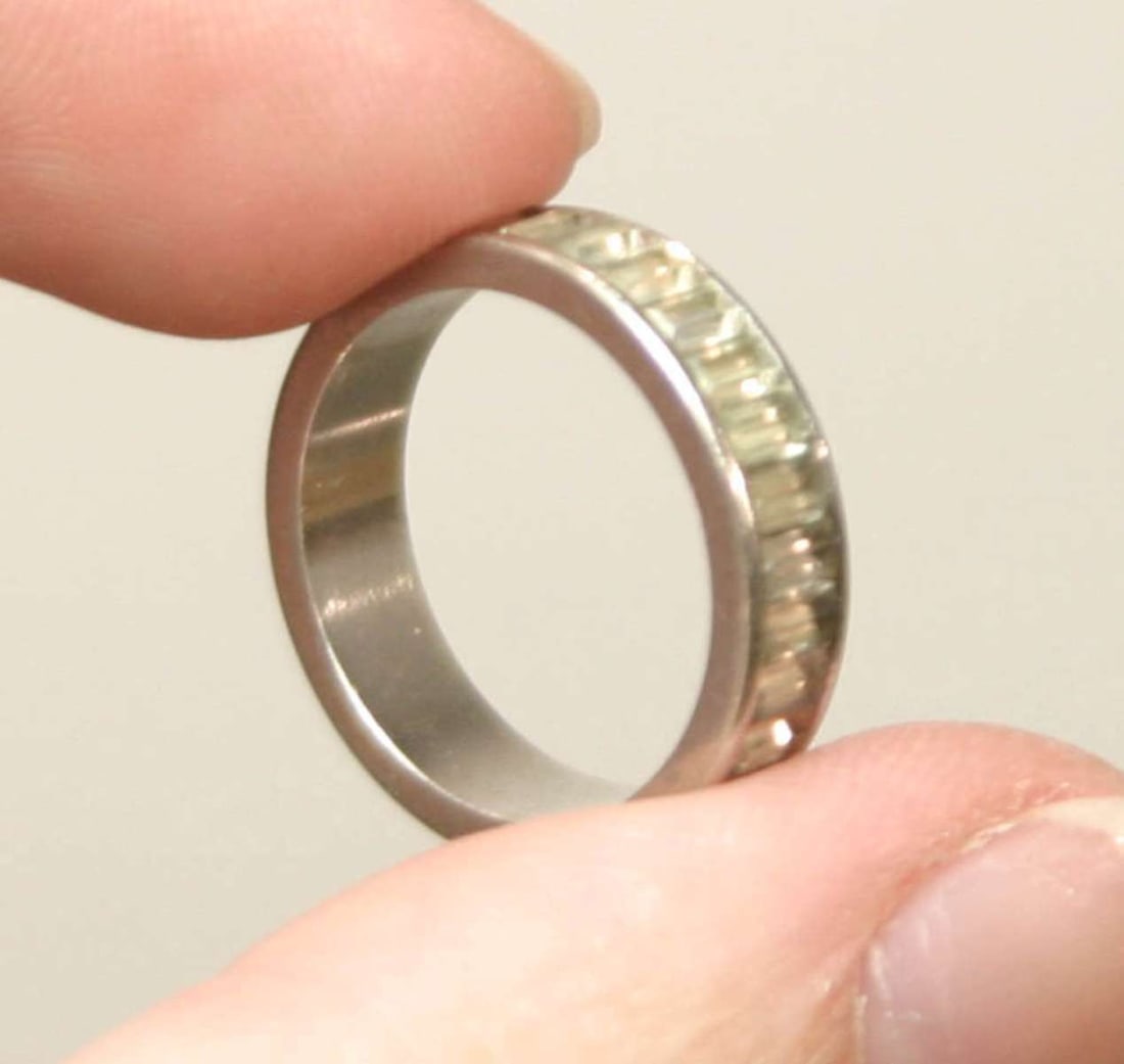 vintage estate jewelry: silver ring with rhinestones (1 of 6)