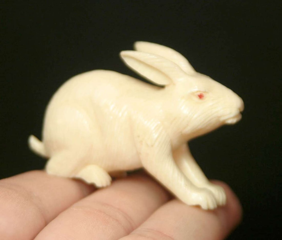 vintage Asian carved bone hare or rabbit (1 of 7)