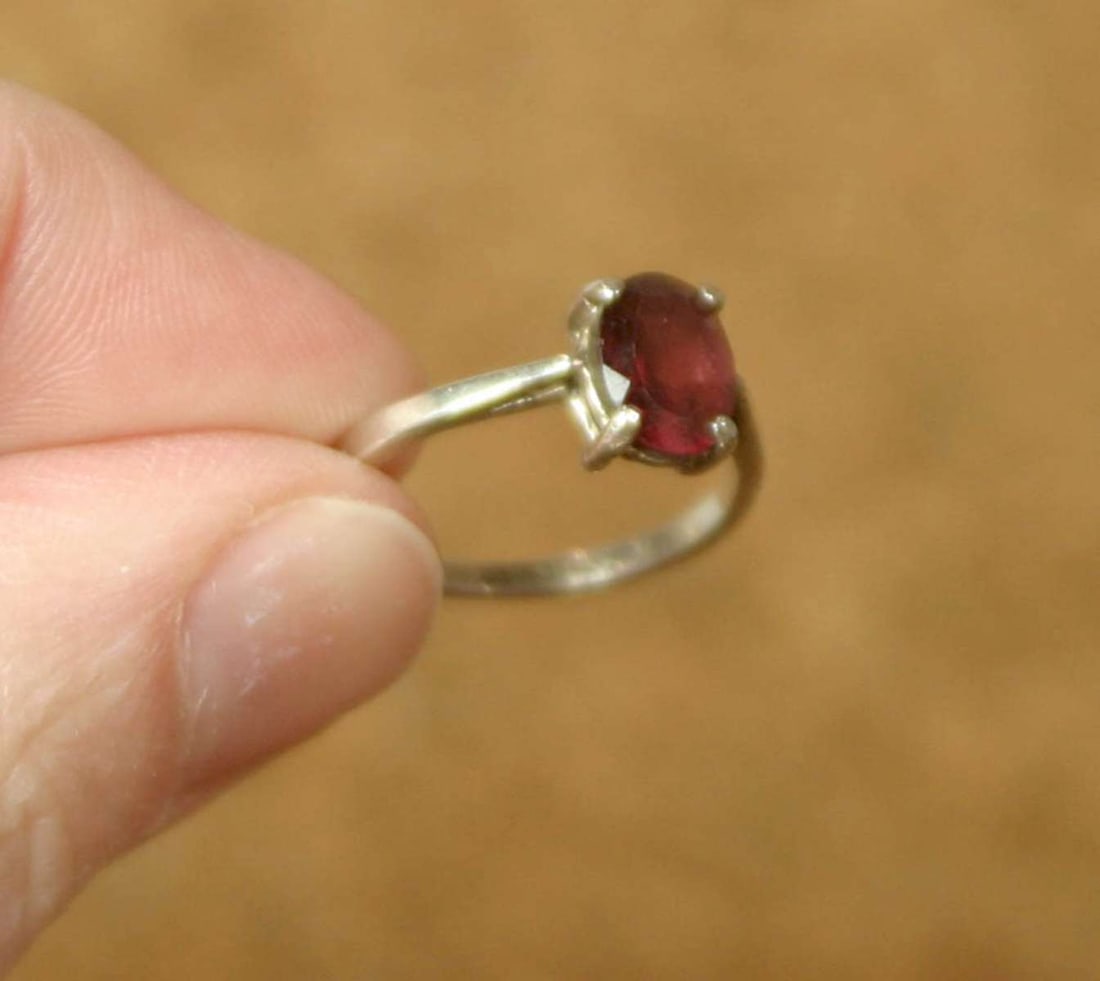 vintage estate jewelry: silver ring red stone (1 of 7)