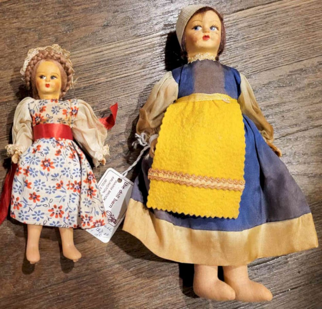 lot of vintage Lenci style tourist dolls (1 of 3)