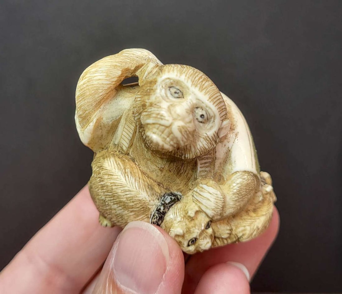antique carved bone Asian figural netsuke (1 of 8)