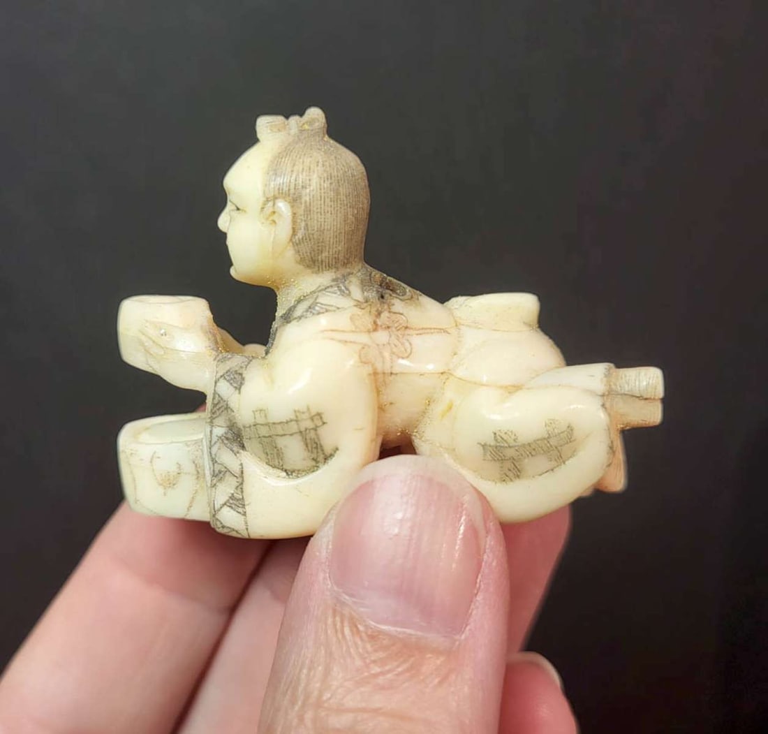 antique carved bone Asian figural netsuke (1 of 10)