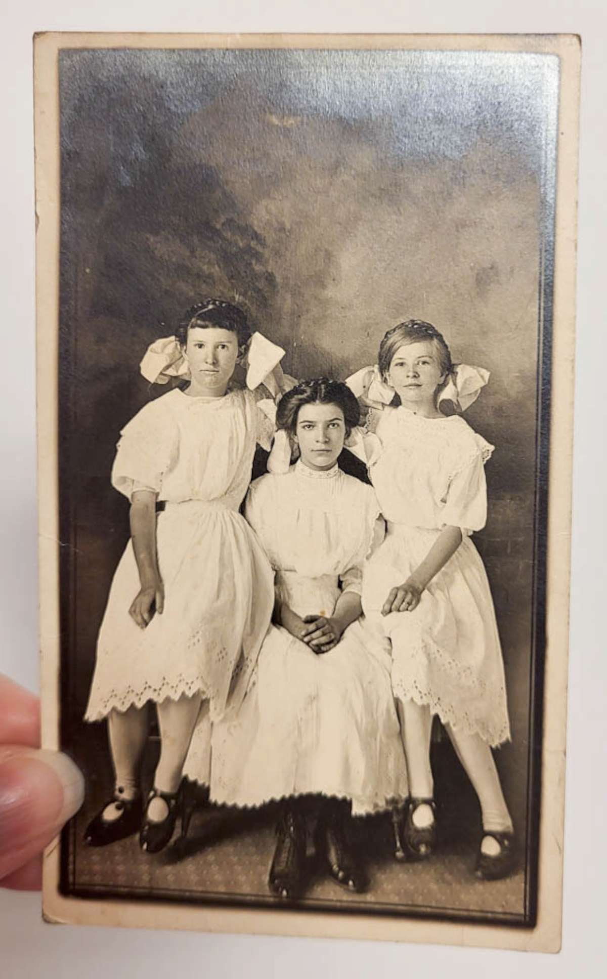 vintage portrait photographs featuring children - 13