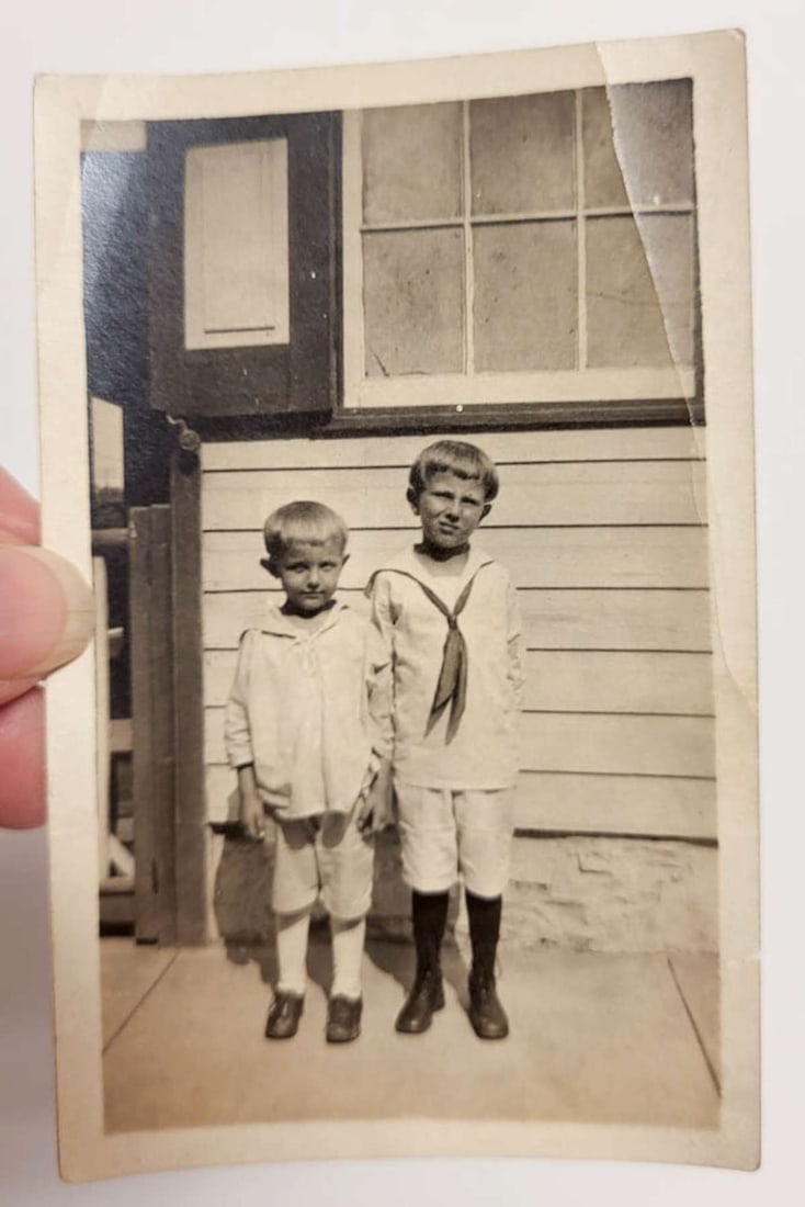 vintage portrait photographs featuring children - 15