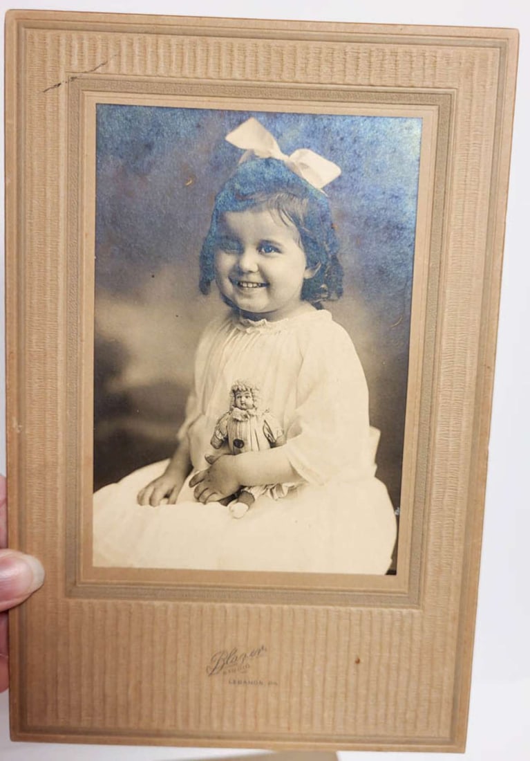 vintage portrait photographs featuring children - 2