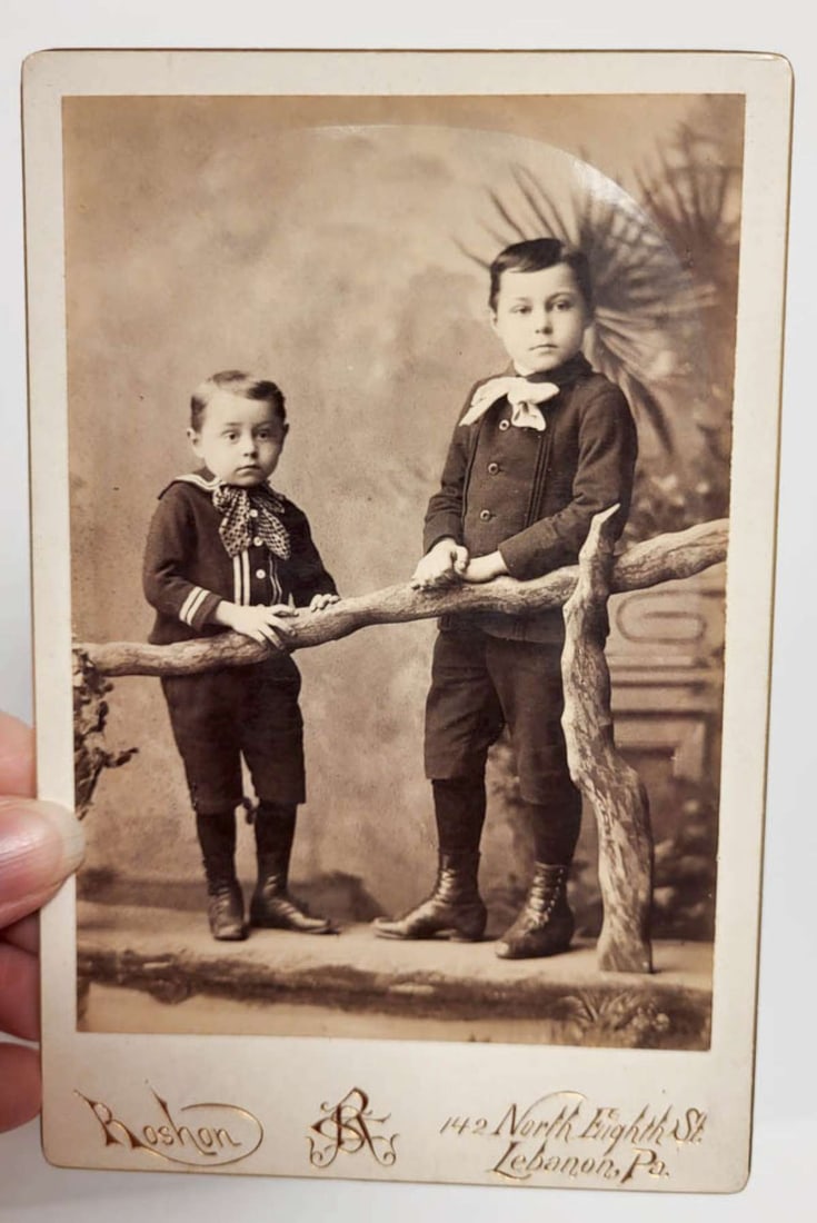 vintage portrait photographs featuring children - 9