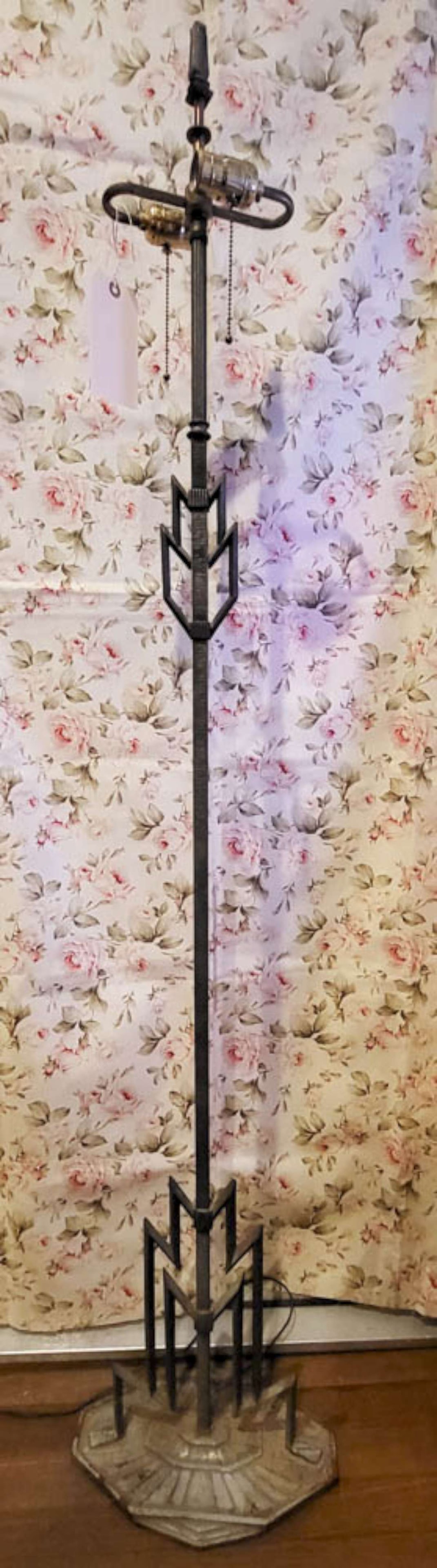 antique Art Deco floor lamp: vintage or antique Art Deco period metal floor lamp with unusual stepped lightning bolt or arrow head design and ribbed squared post, double sockets with pull chain and finial, marked unde