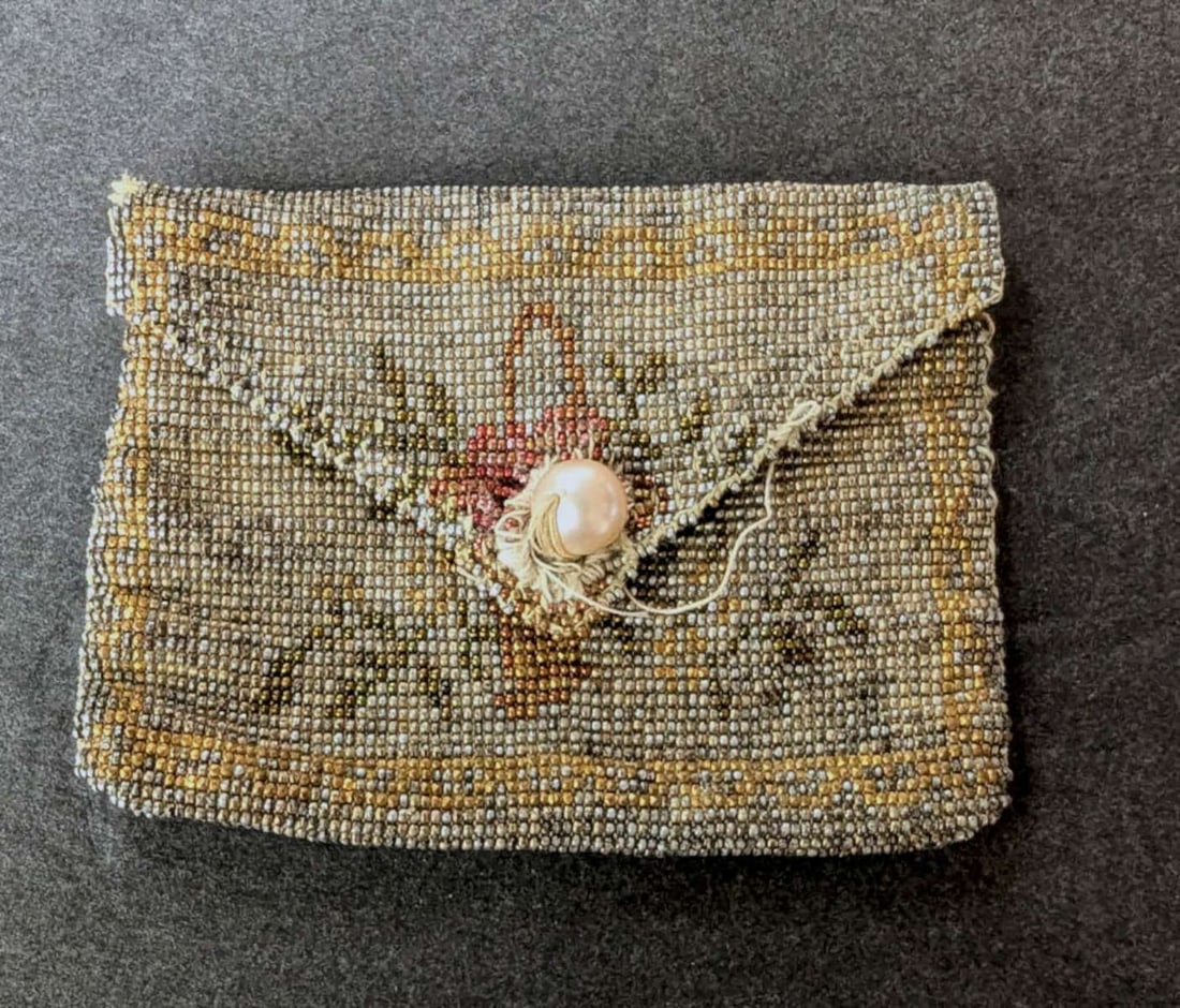 vintage ladies clutch purse (1 of 7)