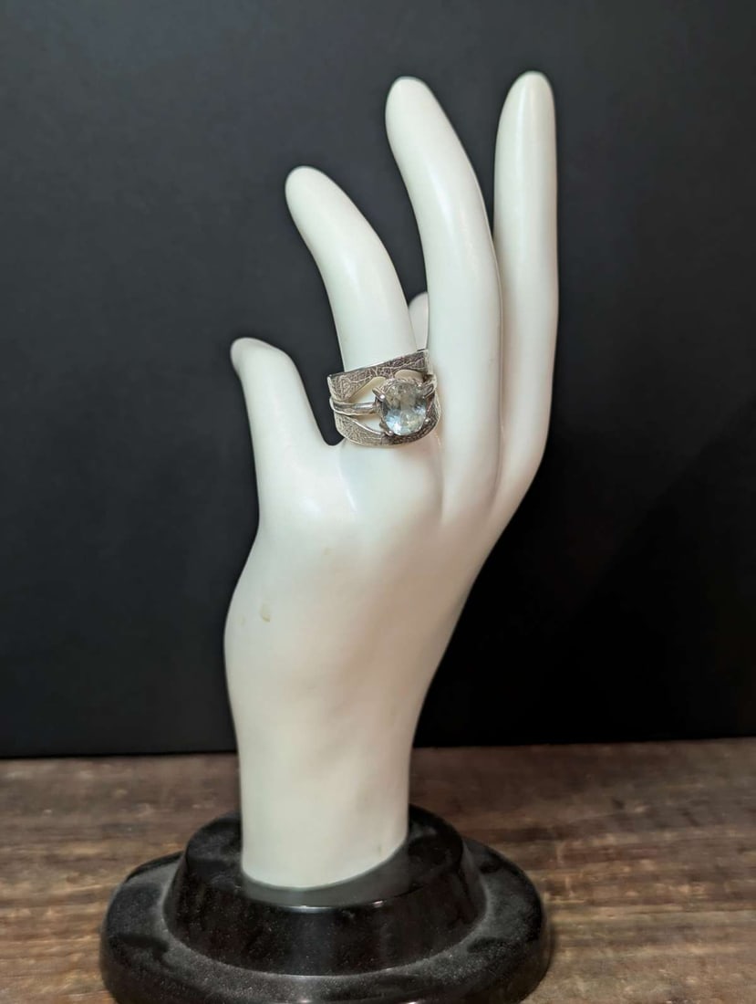 antique estate jewelry: Israeli Sterling ring (1 of 7)