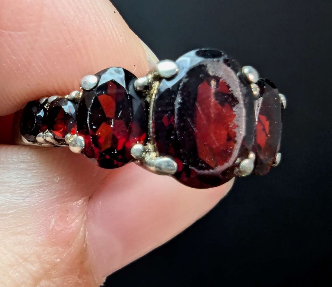 vintage estate jewelry: garnet silver ring (1 of 8)