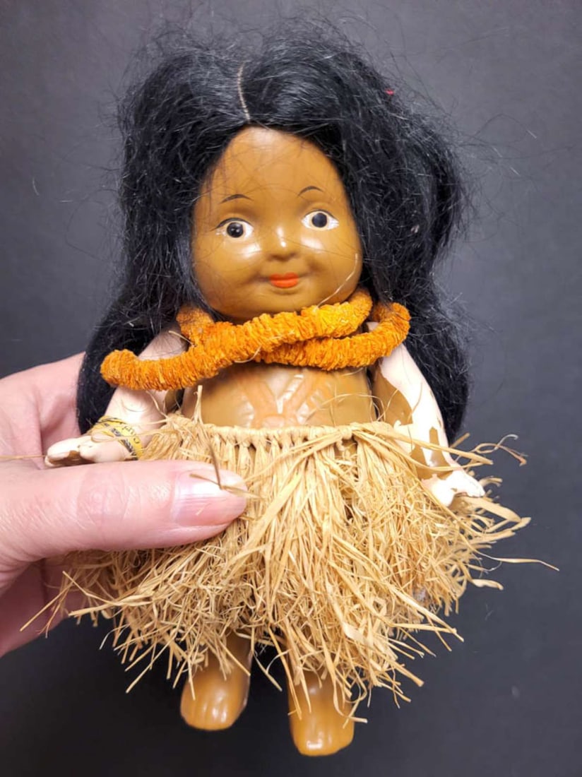 antique Hawaiian composition doll: vintage or antique Black or Island (Hawaiian) girl doll with grass skirt and Aloha necklace and long black hair, Effanbee maker's mark on her neck