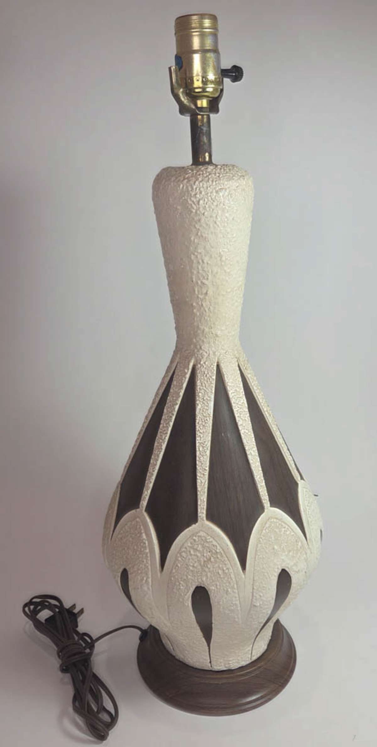 Mid Century Modern ceramic and wood table lamp (1 of 8)