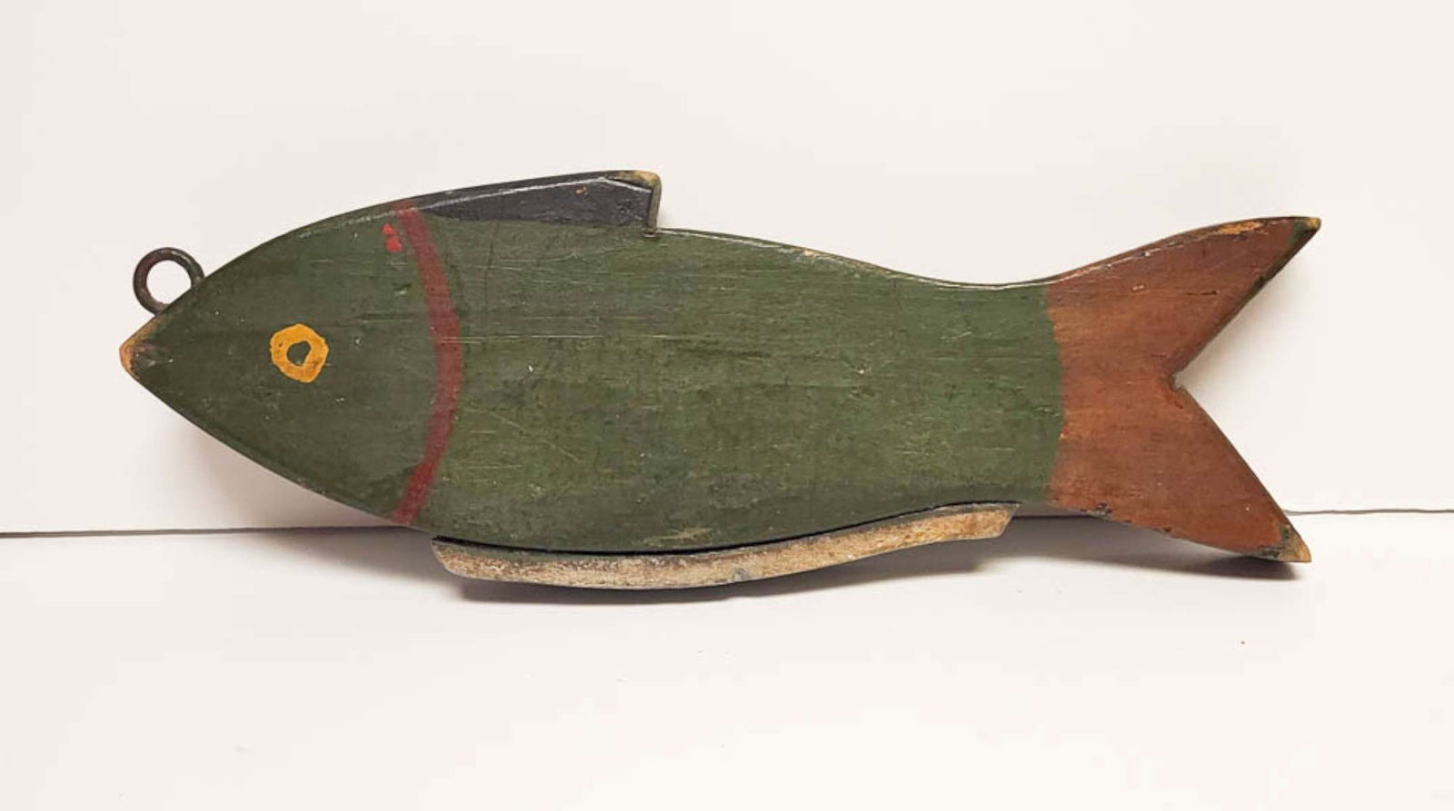 vintage Folk Art fish decoy (1 of 7)