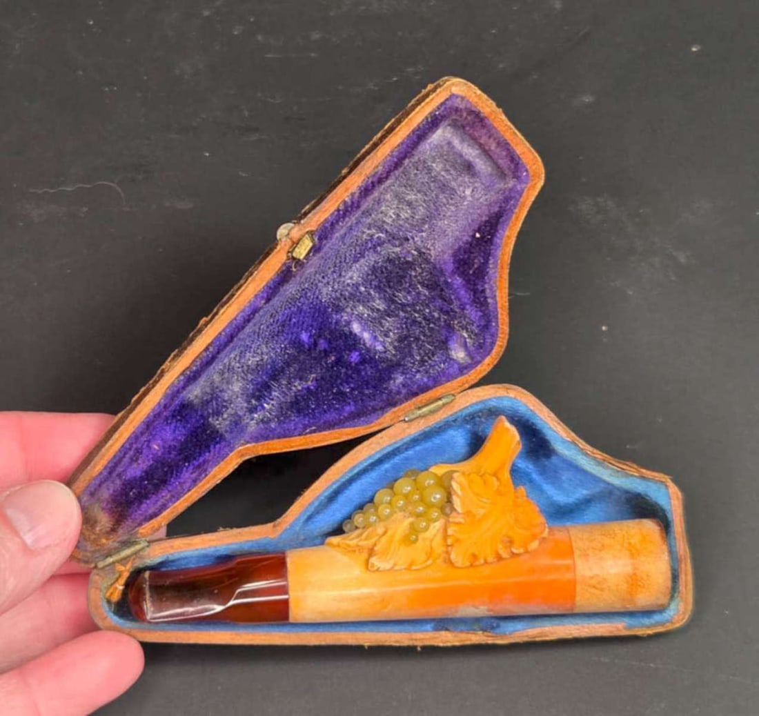 antique Meerschaum carved pipe (1 of 13)