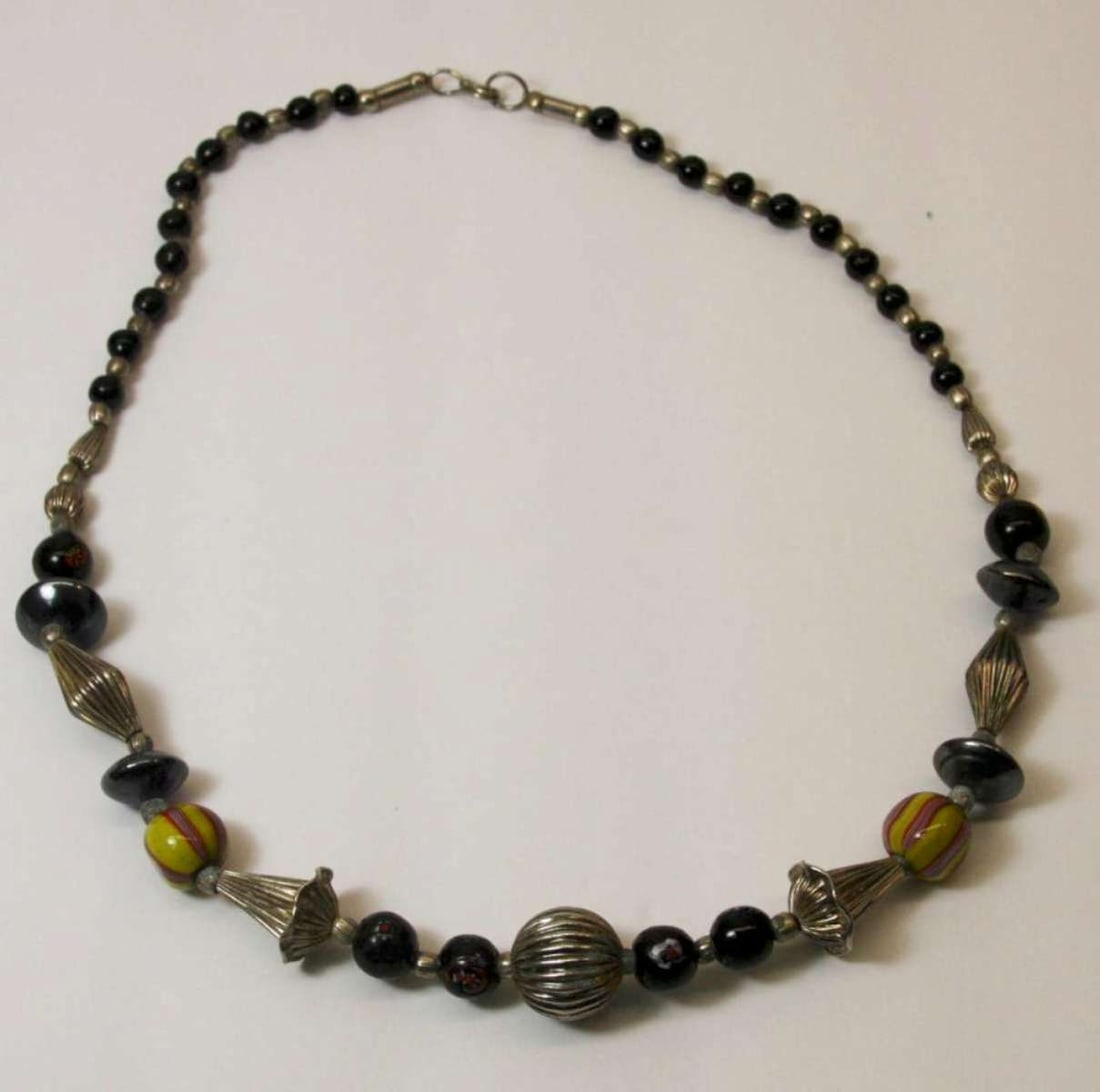 vintage estate jewelry: Murano glass necklace (1 of 5)