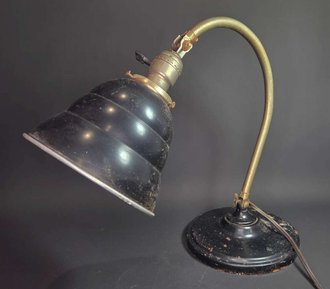 vintage MCM GE desk lamp (1 of 8)