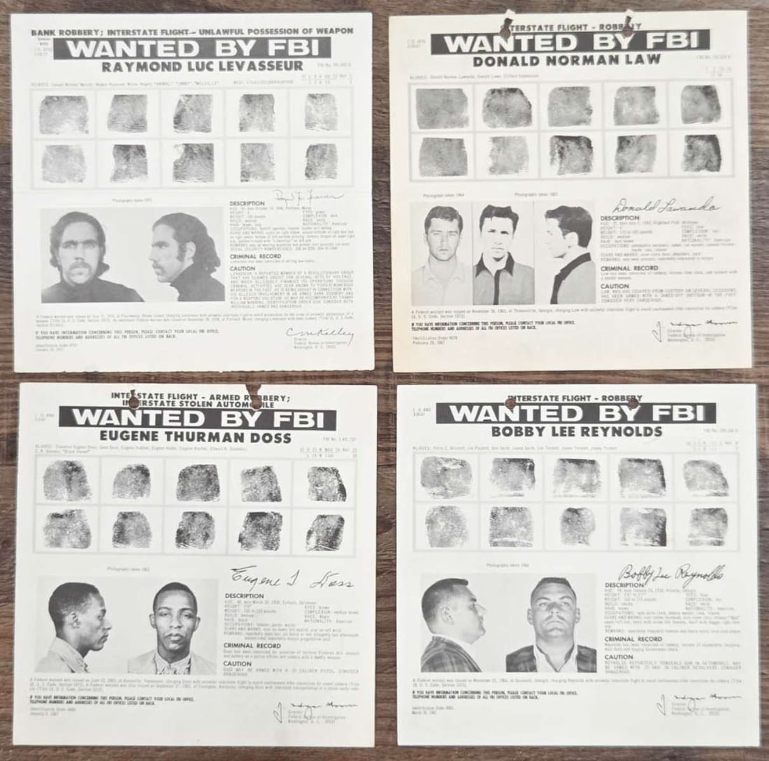 four original FBI wanted posters ROBBERY (1 of 17)